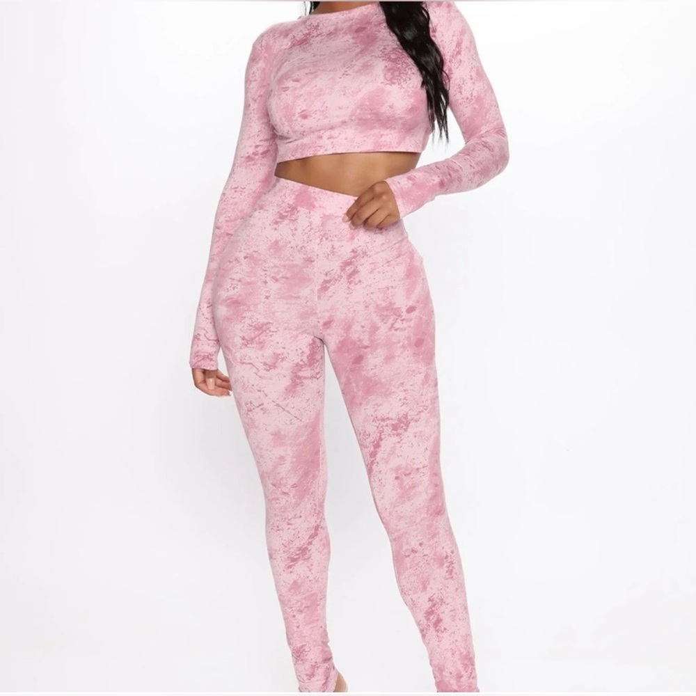 💕 Fashion Nova 2 Piece Legging Set Size Medium 💕